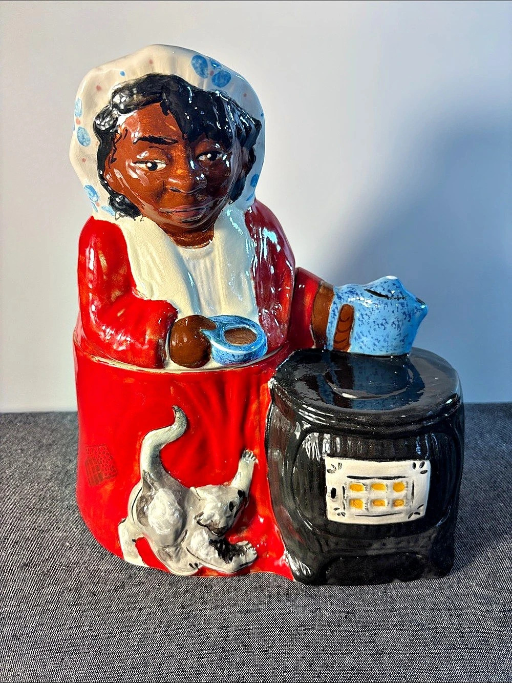 Beautiful Grandma w Cat drinking Tea. Rick Wisecarver signed.Ceramic cookie jar.